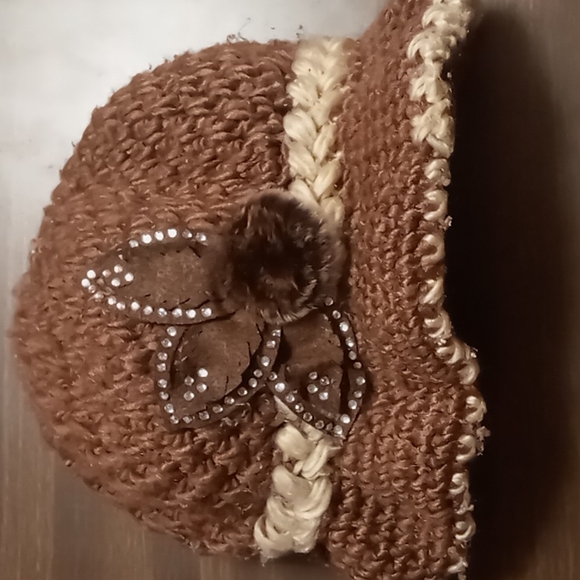 Brown Lined Crochet Hat w Faux Fur and Felt Embellishments - Picture 1 of 7